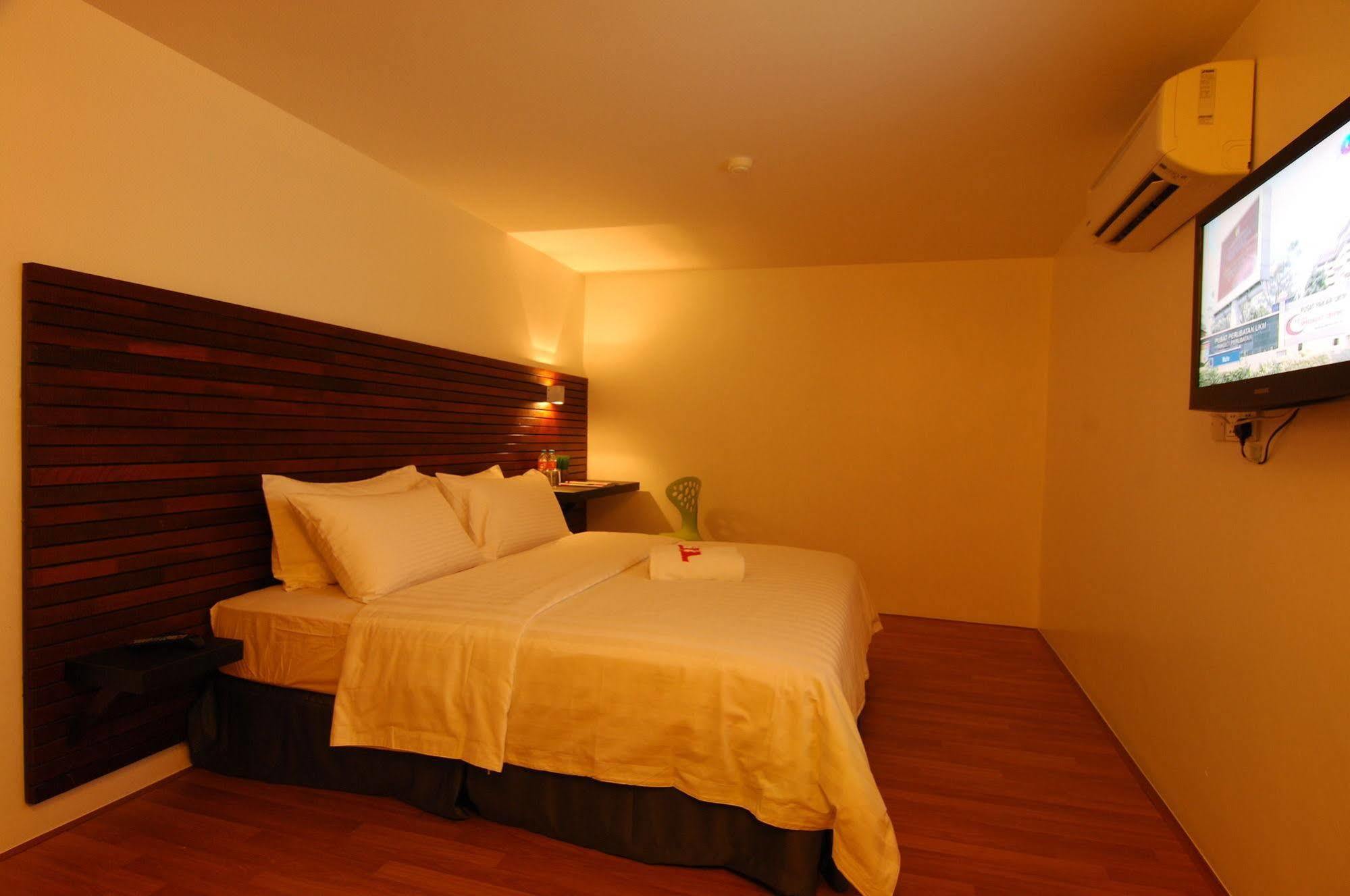 T+ Hotel Sungai Petani Exteriör bild