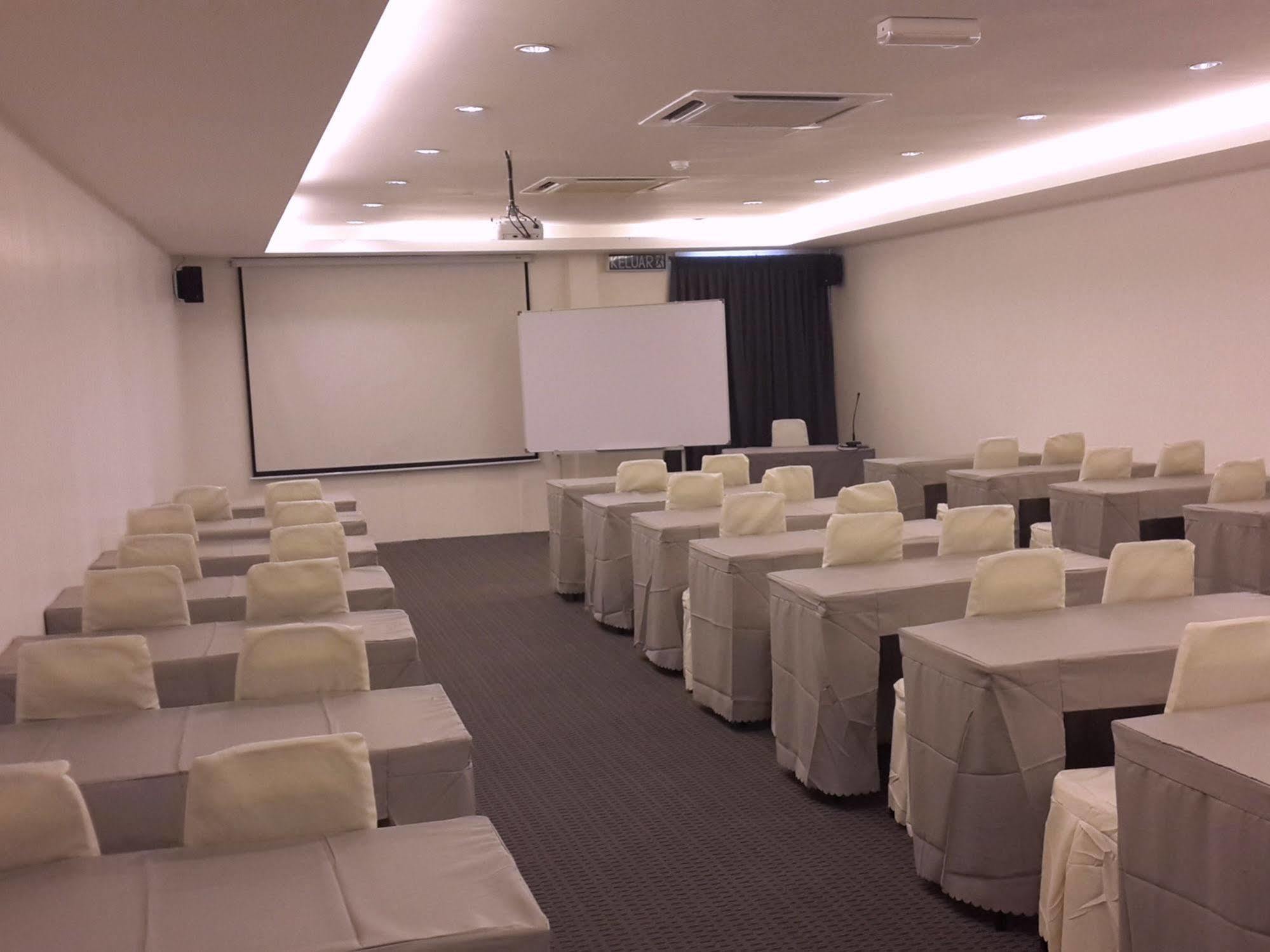 T+ Hotel Sungai Petani Exteriör bild