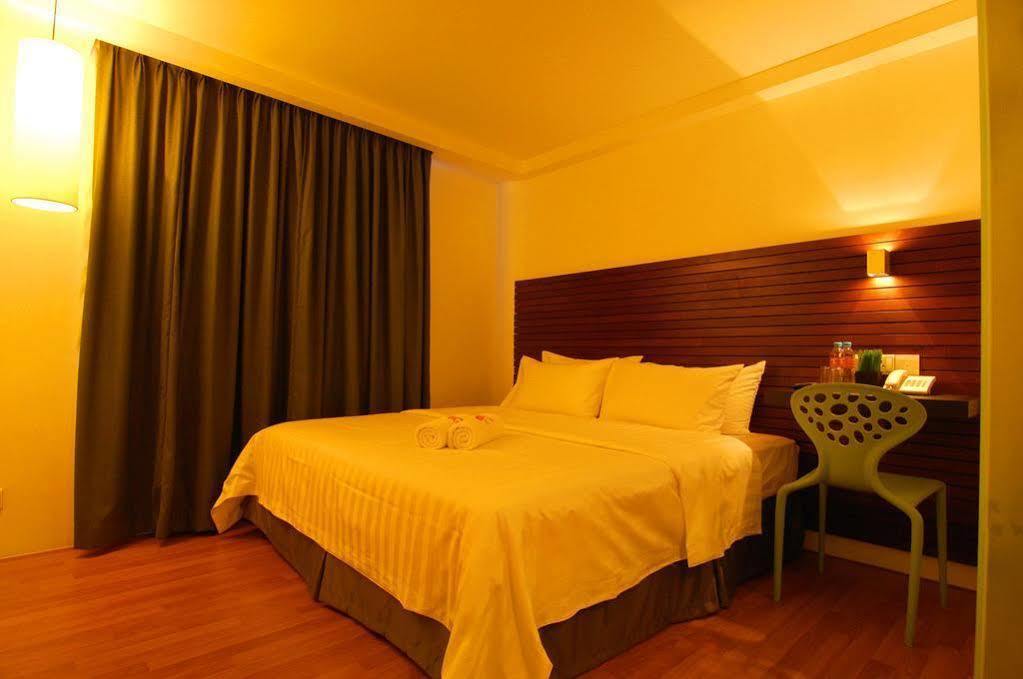 T+ Hotel Sungai Petani Exteriör bild